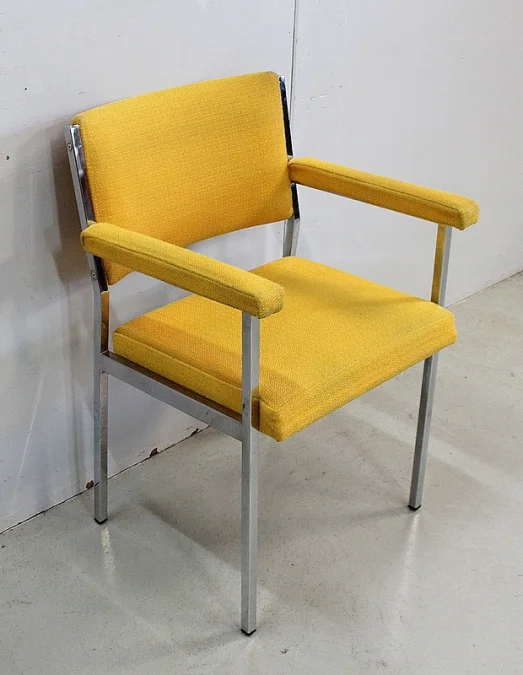 VIER VINTAGE STÜHLE