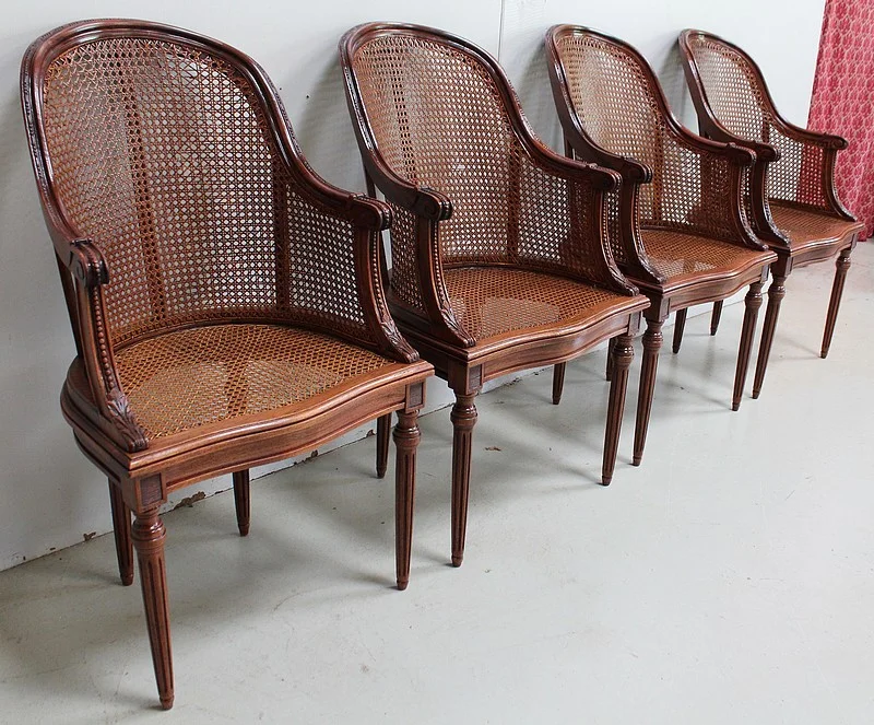 SESSEL IM LOUIS XVI-STIL