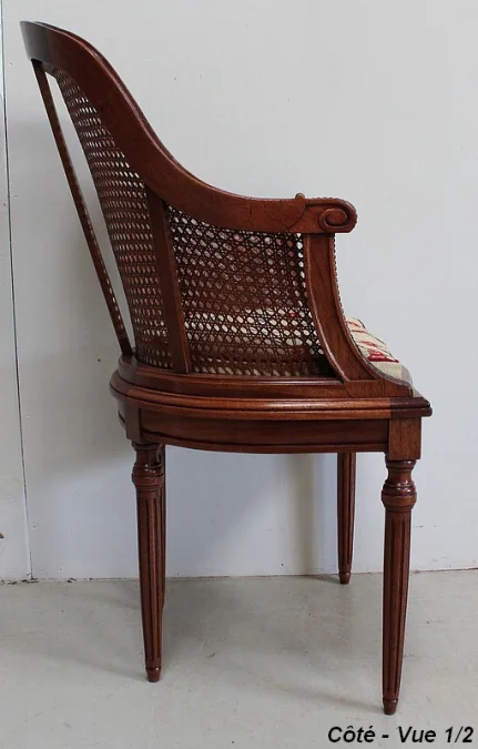 SESSEL IM LOUIS XVI-STIL