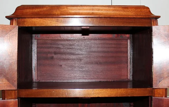 Petit Cabinet en Acajou et Bois Précieux, Époque Art Nouveau – Début XXe