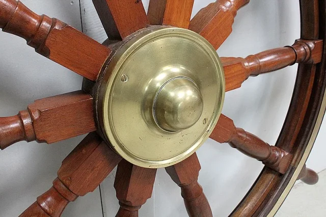 TIMONE IN TEAK