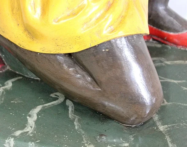 PAIR OF VENITIAN SEATS