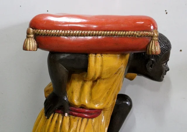 PAIR OF VENITIAN SEATS