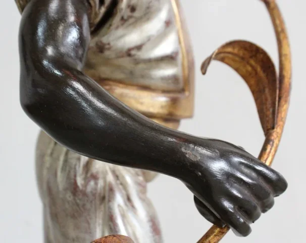 NUBIAN FLARE HOLDER