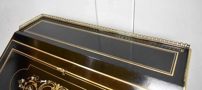 NAPOLEON III PERIOD SLOPE TOP SCHREIBTISCH