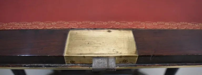 Petit Bureau de Pente en Poirier Noirci, époque Napoléon III – Début XIXe