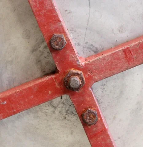 Petit Guéridon Circulaire en Inox brossé – 1920/1930
