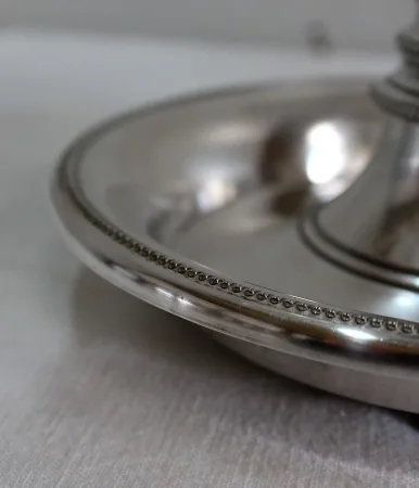 Importante Lampe Bouillotte en Métal Argenté, goût Louis XVI – Fin XIXe