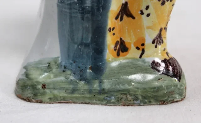 FAIENCE STATUETTE DER JUNGFRAU MARIA 18. JAHRHUNDERT