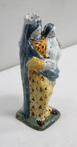 FAIENCE STATUETTE DER JUNGFRAU MARIA 18. JAHRHUNDERT