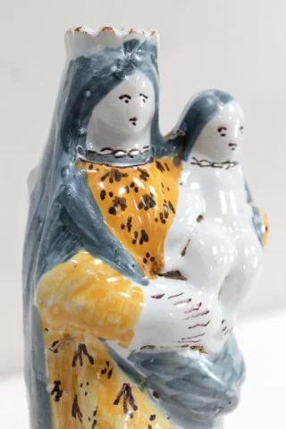 FAIENCE STATUETTE DER JUNGFRAU MARIA 18. JAHRHUNDERT