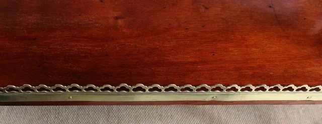 Longue Console en Acajou et Marbre, transition Louis XVI / Directoire – XVIIIe