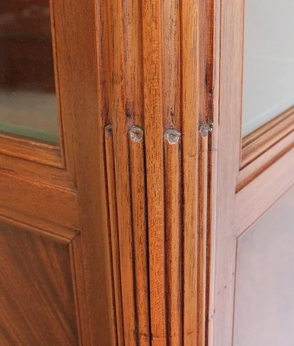 LOUIS XVI STIJL DISPLAYKABINET