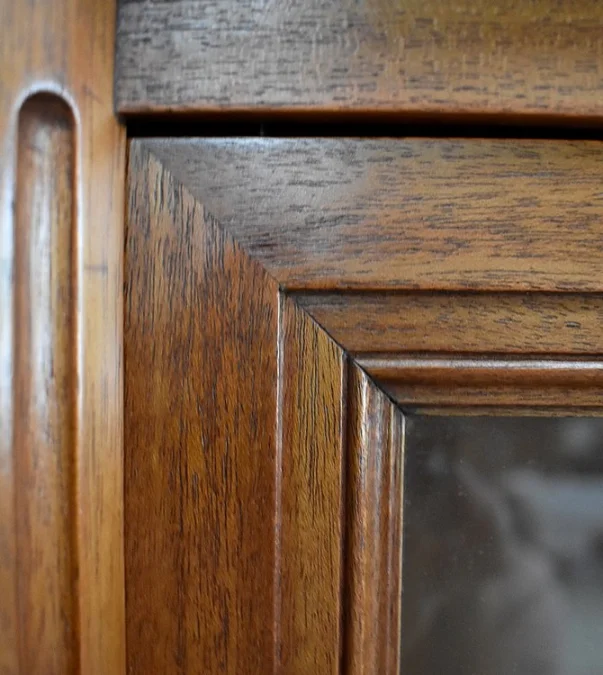 LOUIS XVI STIJL DISPLAYKABINET