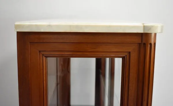 Vitrine Toutes Faces en Acajou massif, style Louis XVI – Fin XIXe