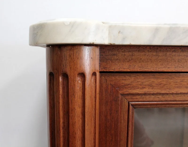 LOUIS XVI STIJL DISPLAYKABINET