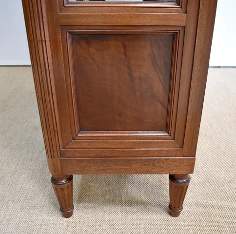 Vitrine Toutes Faces en Acajou massif, style Louis XVI – Fin XIXe