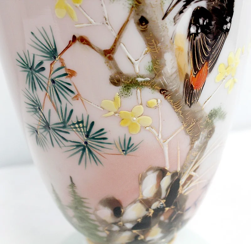 大きな磁器の花瓶のペア