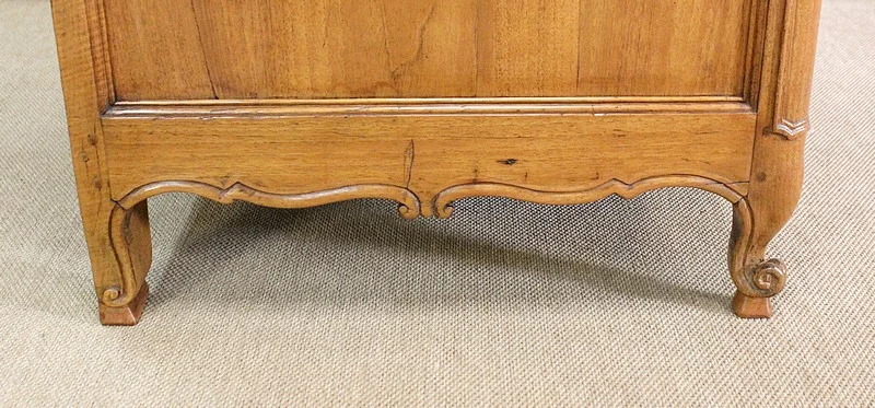 18th CENTURY FRENCH CHEST OF DRAWERS