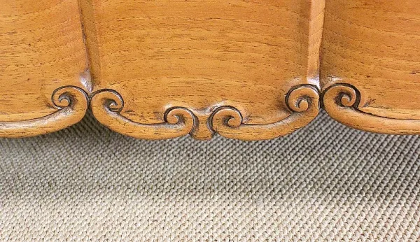 Commode de Port Nantaise en Acajou Jaune de Saint-Martin, époque Louis XV – XVIIIe