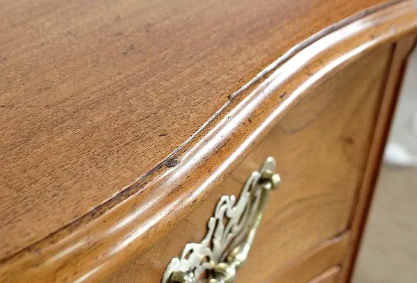 Commode de Port Nantaise en Acajou Jaune de Saint-Martin, époque Louis XV – XVIIIe
