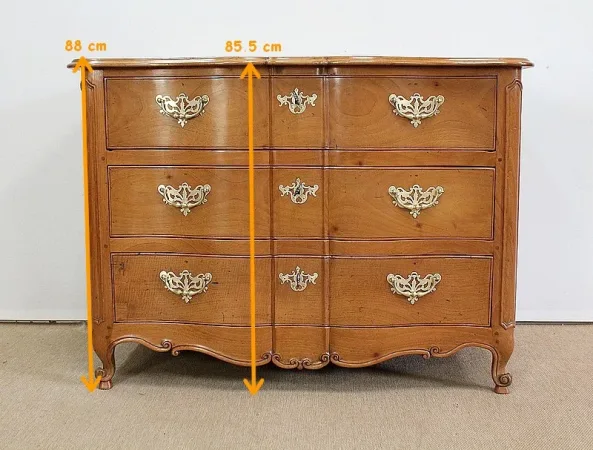 Commode de Port Nantaise en Acajou Jaune de Saint-Martin, époque Louis XV – XVIIIe