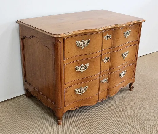 Commode de Port Nantaise en Acajou Jaune de Saint-Martin, époque Louis XV – XVIIIe