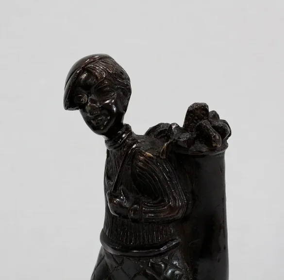 BRONZE-CADDY