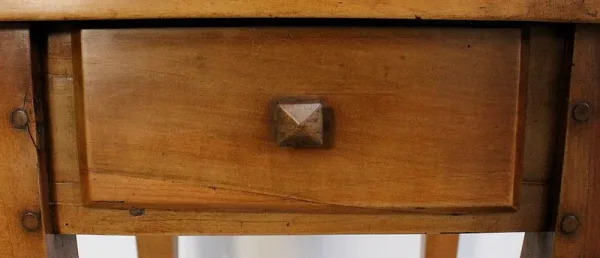 Petite Table bout de canapé en Merisier massif, goût Louis XV - 2ème moitié XIXe