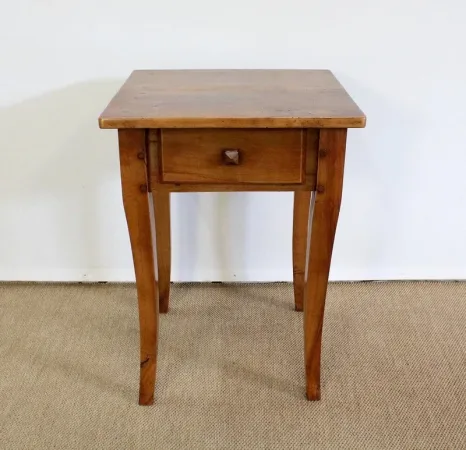 Petite Table bout de canapé en Merisier massif, goût Louis XV - 2ème moitié XIXe