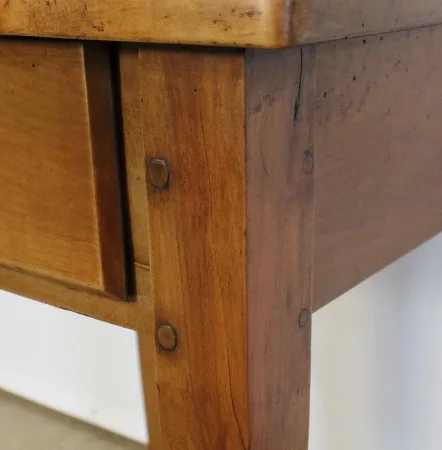 Petite Table bout de canapé en Merisier massif, goût Louis XV - 2ème moitié XIXe