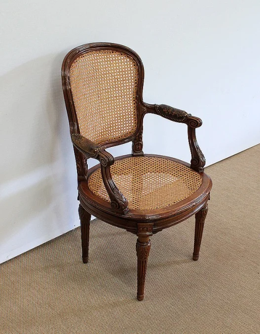 SESSEL IM LOUIS XVI-STIL