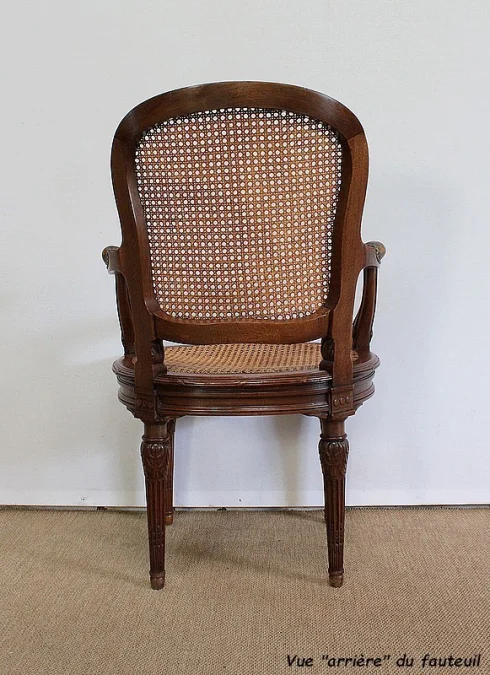 SESSEL IM LOUIS XVI-STIL