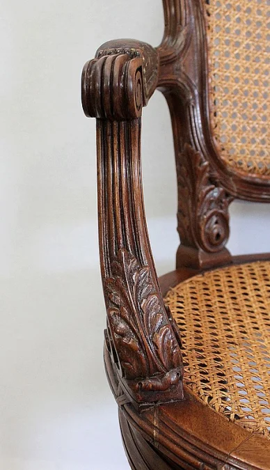 SESSEL IM LOUIS XVI-STIL