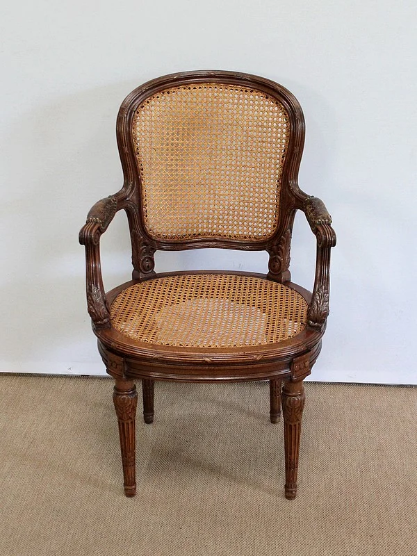 SESSEL IM LOUIS XVI-STIL