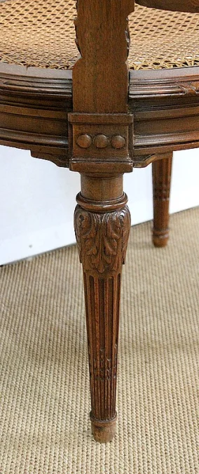 SESSEL IM LOUIS XVI-STIL