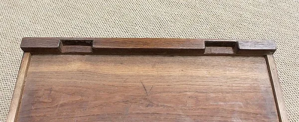 Petite Console en placage de Ronce d’Acajou de Cuba, époque Restauration – Début XIXe