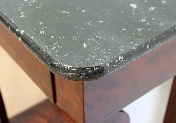 Petite Console en placage de Ronce d’Acajou de Cuba, époque Restauration – Début XIXe