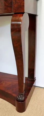Petite Console en placage de Ronce d’Acajou de Cuba, époque Restauration – Début XIXe