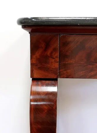 Petite Console en placage de Ronce d’Acajou de Cuba, époque Restauration – Début XIXe