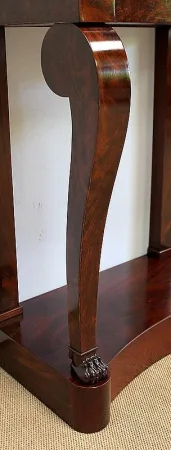Petite Console en placage de Ronce d’Acajou de Cuba, époque Restauration – Début XIXe