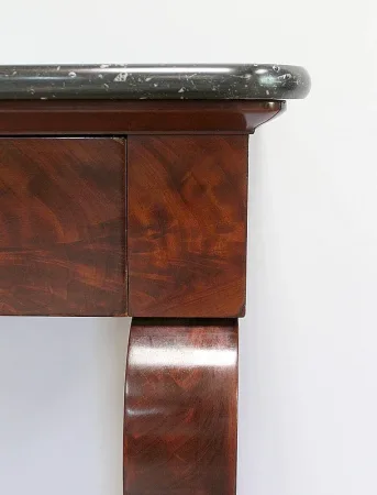 Petite Console en placage de Ronce d’Acajou de Cuba, époque Restauration – Début XIXe