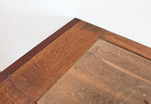 Petite Console en placage de Ronce d’Acajou de Cuba, époque Restauration – Début XIXe