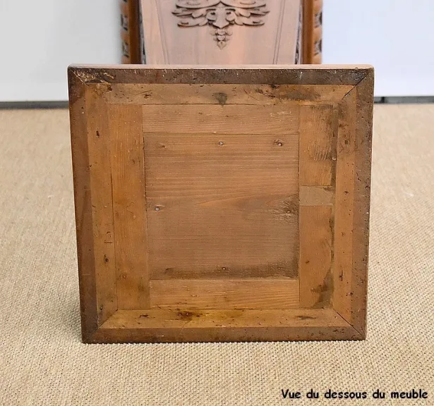 Importante Gaine en Noyer massif, style Néo-Gothique – Fin XIXe