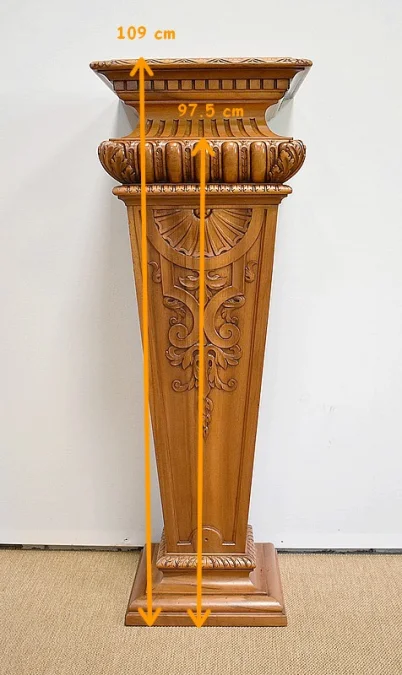 Importante Gaine en Noyer massif, style Néo-Gothique – Fin XIXe