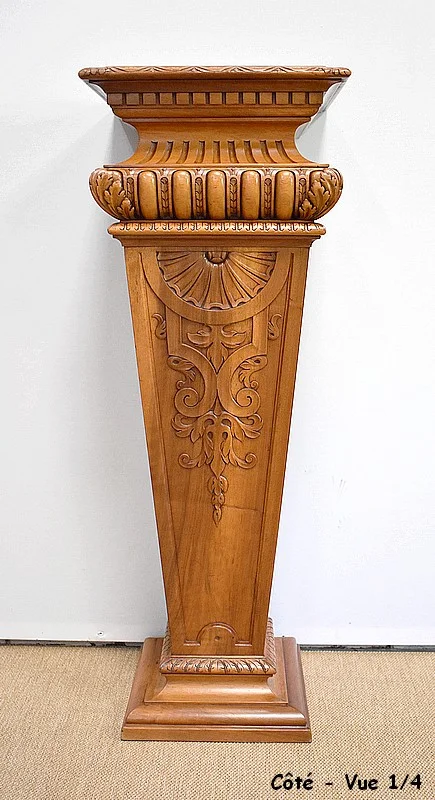 Importante Gaine en Noyer massif, style Néo-Gothique – Fin XIXe