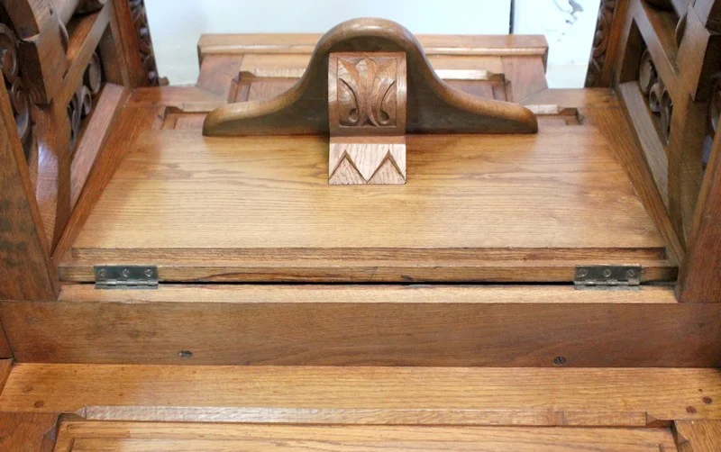 Stalle d’Église en Chêne massif – Début XXe