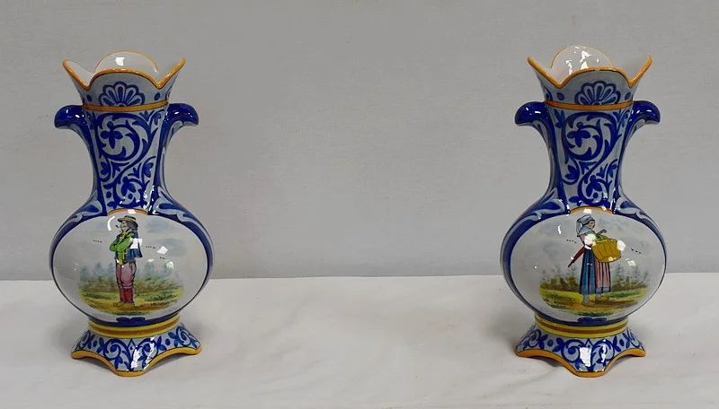 Paire de Vases en Faïence de Quimper - Fin XIXe