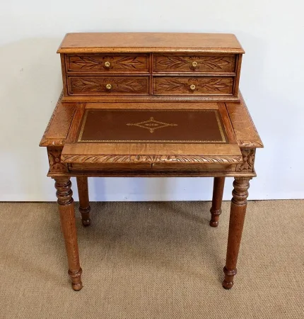 Rare petit Bureau d’enfant à gradin en Chêne massif – Fin XIXe
