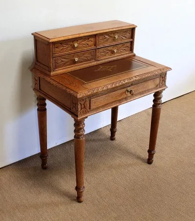 Rare petit Bureau d’enfant à gradin en Chêne massif – Fin XIXe